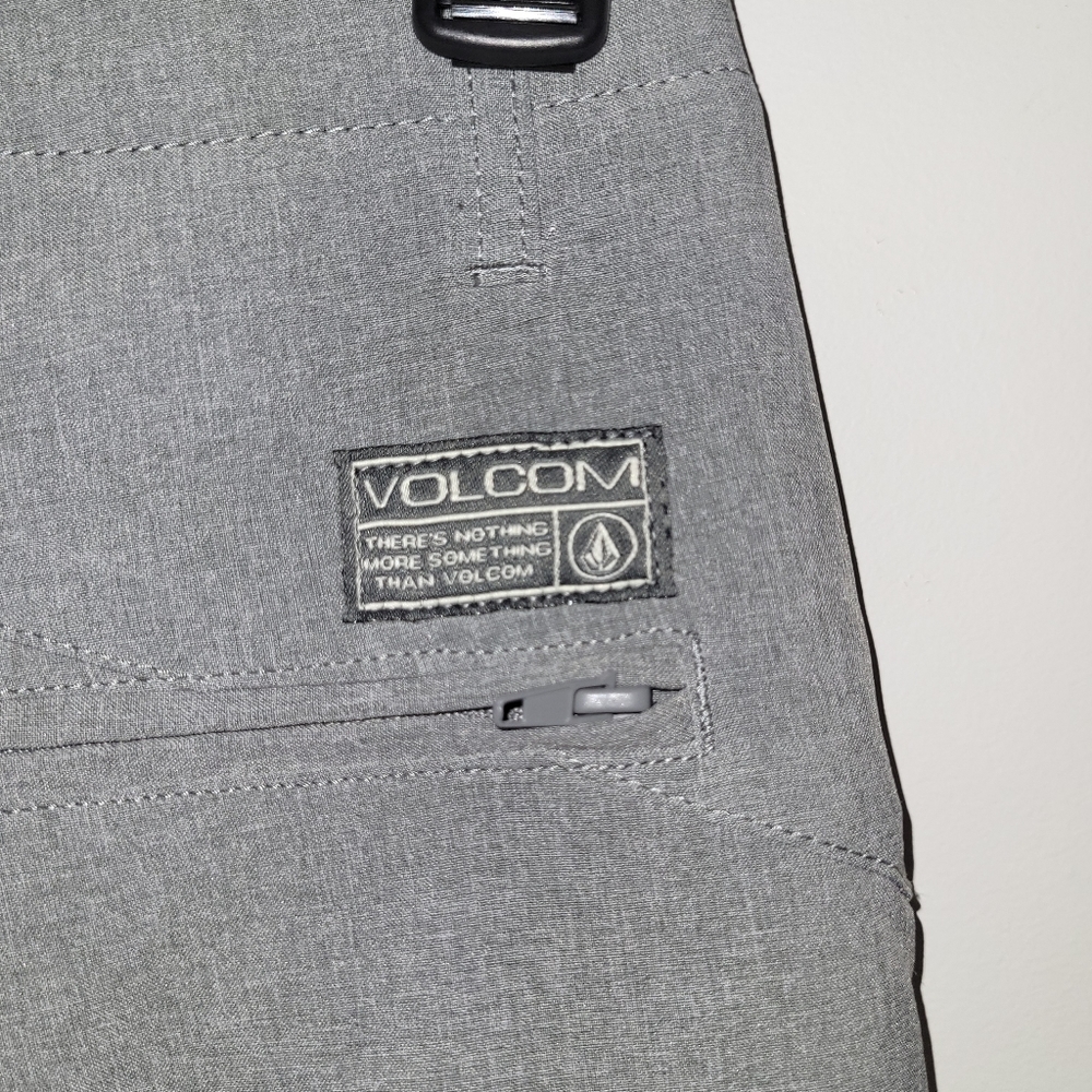 Volcom Shorts - Picture 5 of 5